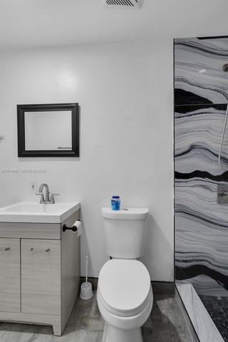 1121 N 71st Avenue, Hollywood, FL 33024