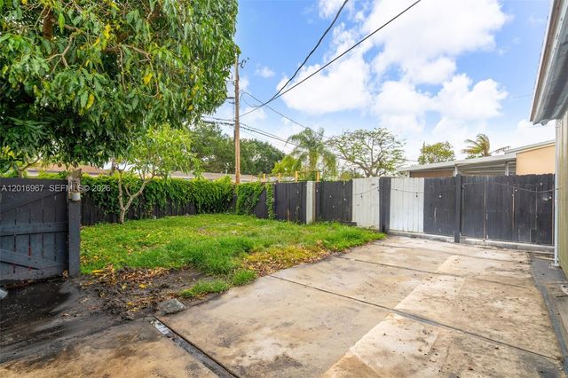 1121 N 71st Avenue, Hollywood, FL 33024