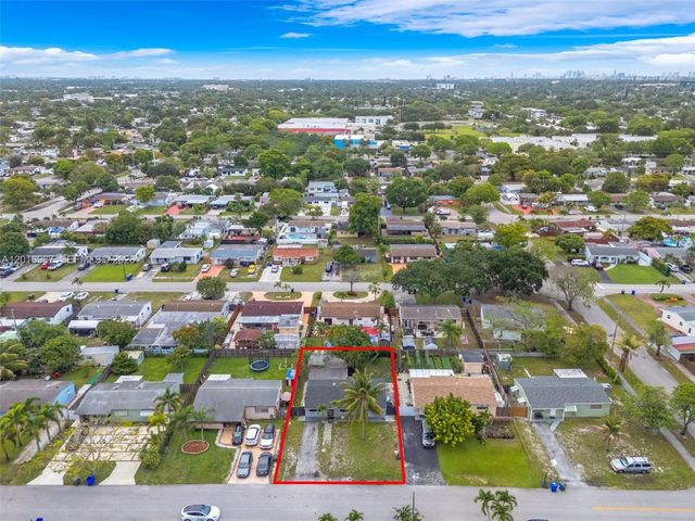 1121 N 71st Avenue, Hollywood, FL 33024