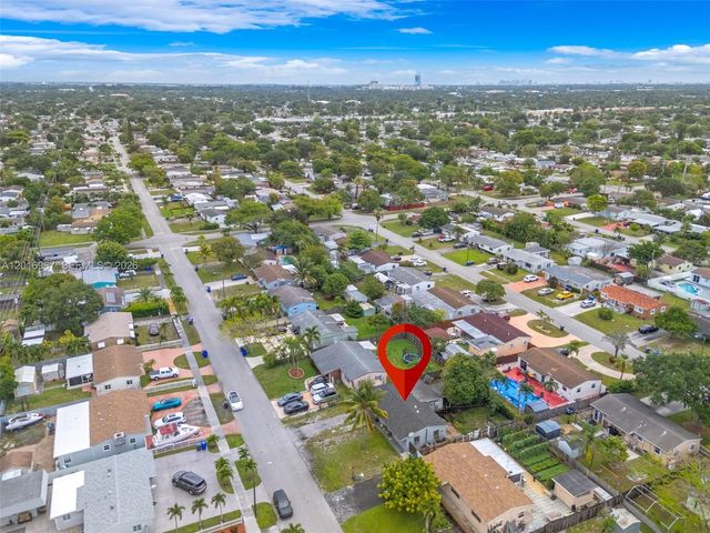 1121 N 71st Avenue, Hollywood, FL 33024
