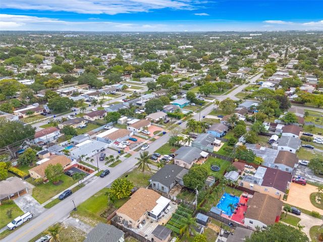 1121 N 71st Avenue, Hollywood, FL 33024