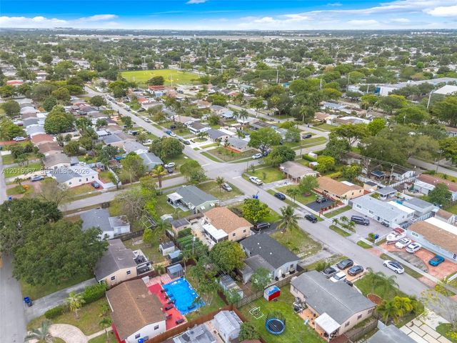 1121 N 71st Avenue, Hollywood, FL 33024