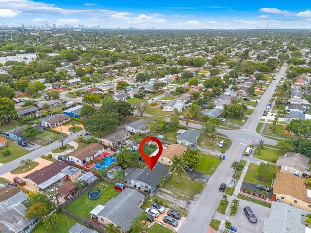 1121 N 71st Avenue, Hollywood, FL 33024