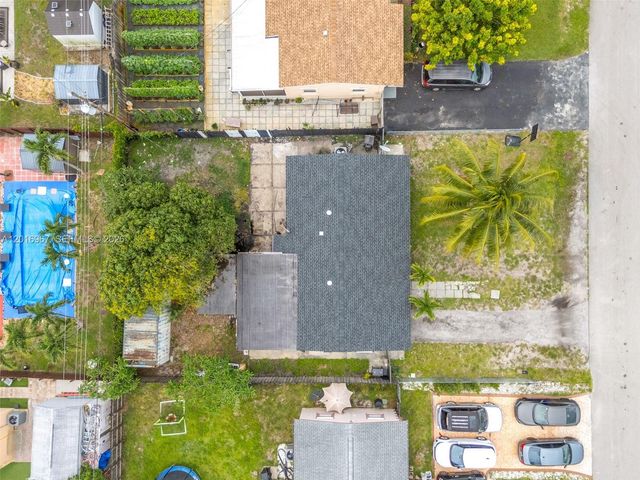 1121 N 71st Avenue, Hollywood, FL 33024