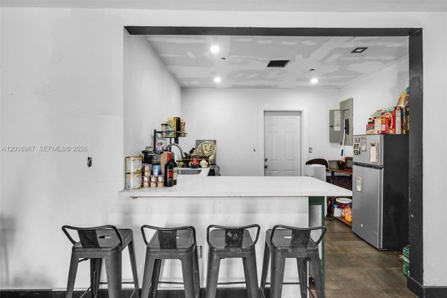 1121 N 71st Avenue, Hollywood, FL 33024