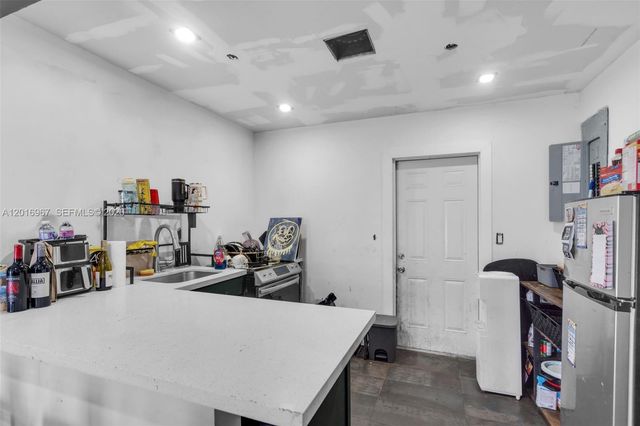 1121 N 71st Avenue, Hollywood, FL 33024