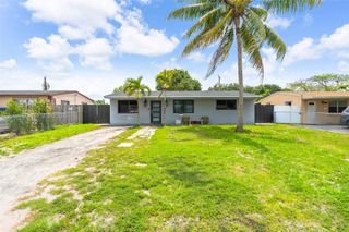 1121 N 71st Avenue, Hollywood, FL 33024