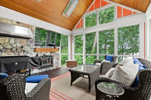 9765 Sterling Road, Richland, MI 49083