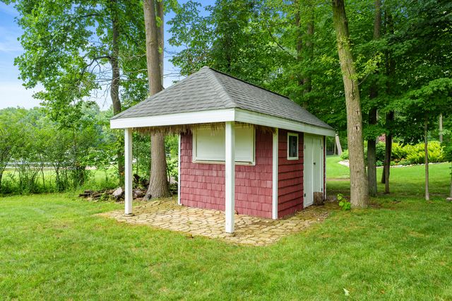 9765 Sterling Road, Richland, MI 49083