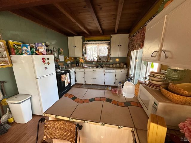3635 Country Club Dr, Clearlake, CA 95422