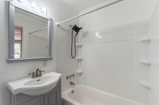 4603 Clay Street SE, Albuquerque, NM 87105