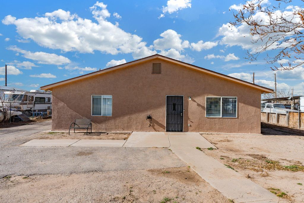 4603 Clay Street SE, Albuquerque, NM 87105