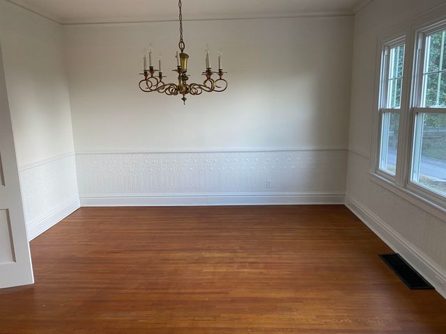 3 Willow Glen Rd, Huntington, WV 25701