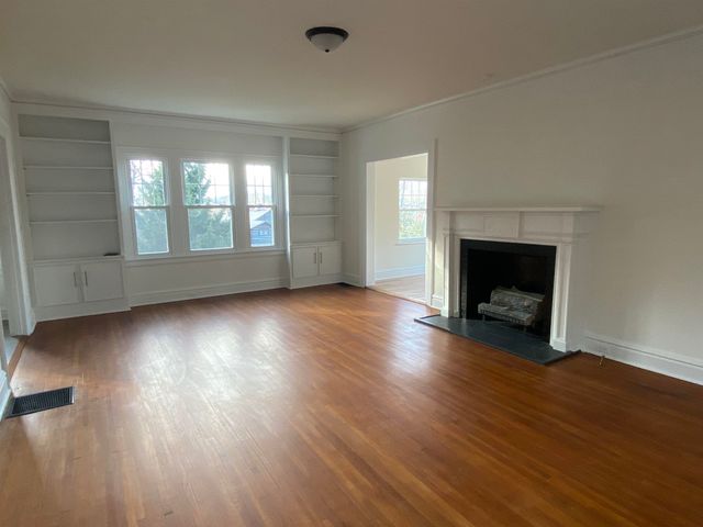 3 Willow Glen Rd, Huntington, WV 25701