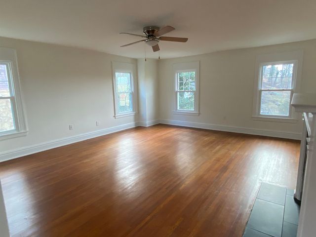 3 Willow Glen Rd, Huntington, WV 25701