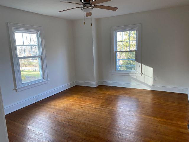 3 Willow Glen Rd, Huntington, WV 25701