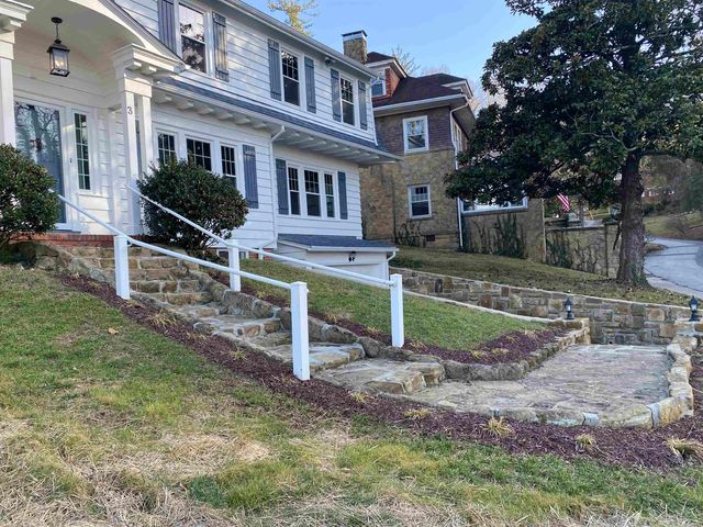 3 Willow Glen Rd, Huntington, WV 25701