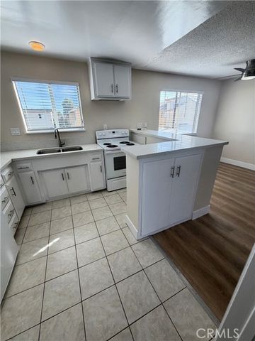 931 W 19th Street 38, Costa Mesa, CA 92627