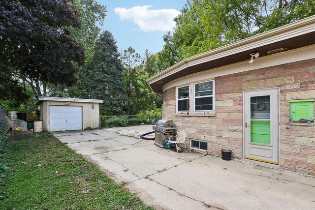 2009 Rapids DRIVE, Racine, WI 53404
