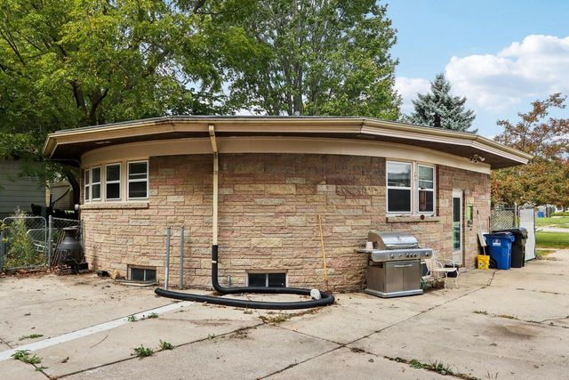 2009 Rapids DRIVE, Racine, WI 53404