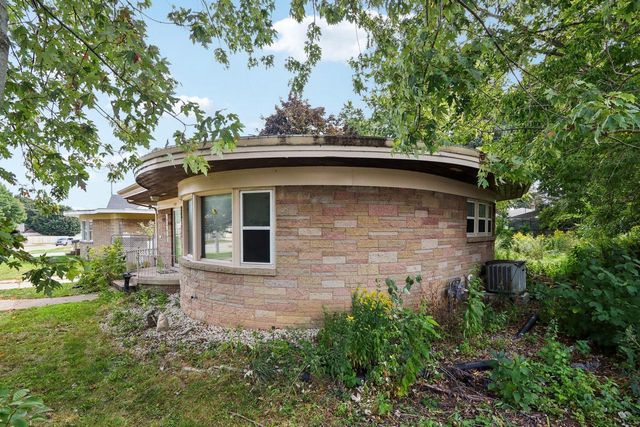 2009 Rapids DRIVE, Racine, WI 53404