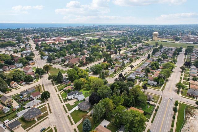 2009 Rapids DRIVE, Racine, WI 53404