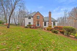 40 Hull Place, Ridgefield, CT 06877