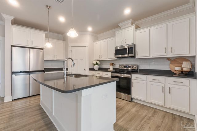 6306 Romsey Ct, Gulf Breeze, FL 32563