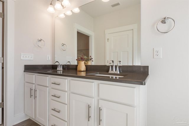 6306 Romsey Ct, Gulf Breeze, FL 32563