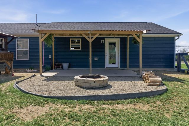 7485 St Rt 123, Blanchester, OH 45107