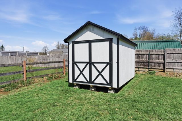 7485 St Rt 123, Blanchester, OH 45107