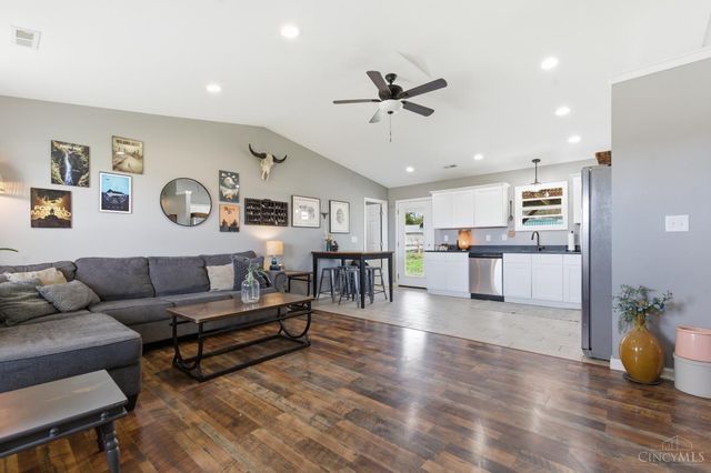 7485 St Rt 123, Blanchester, OH 45107