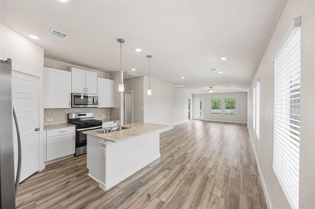 7103 Blue Oak Drive, Conroe, TX 77304