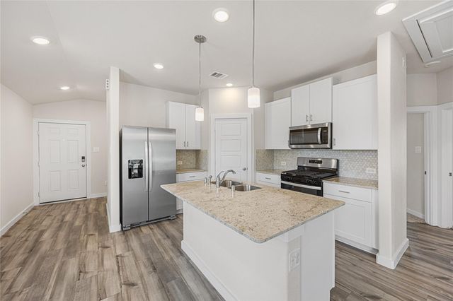 7103 Blue Oak Drive, Conroe, TX 77304