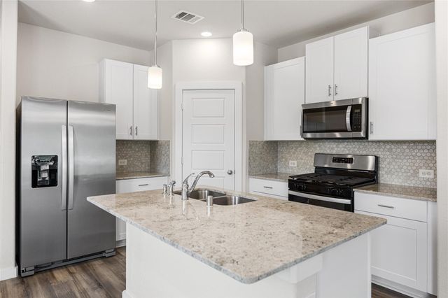 7103 Blue Oak Drive, Conroe, TX 77304
