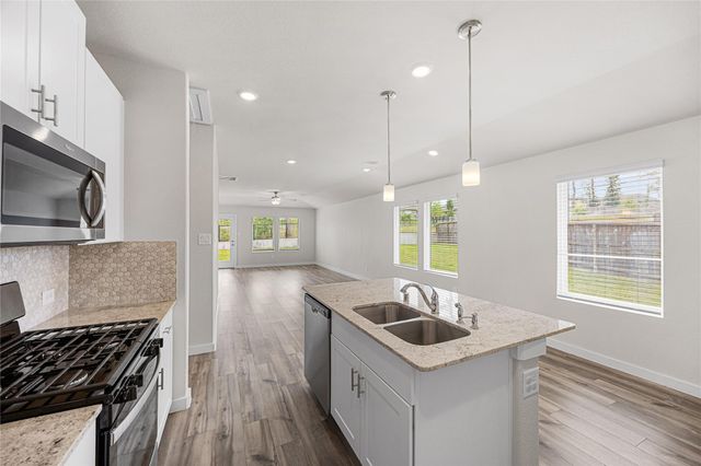 7103 Blue Oak Drive, Conroe, TX 77304