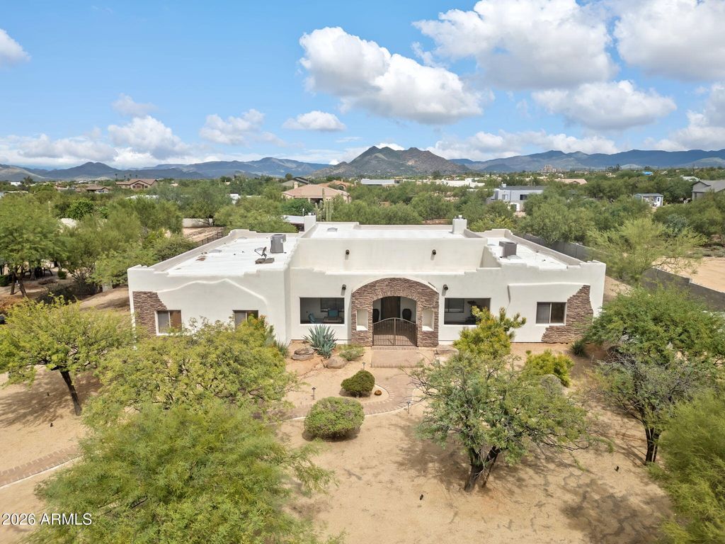 6406 E MILTON Drive, Cave Creek, AZ 85331 — exterior