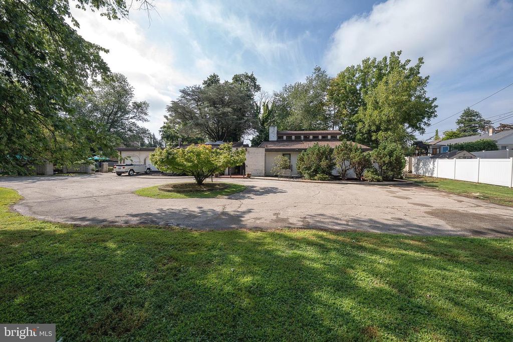 8208 NEW SECOND ST, Elkins Park, PA 19027
