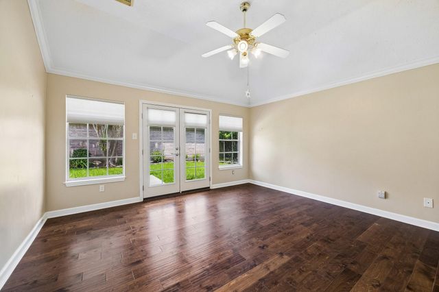 2823 N Strathford Lane, Kingwood, TX 77345