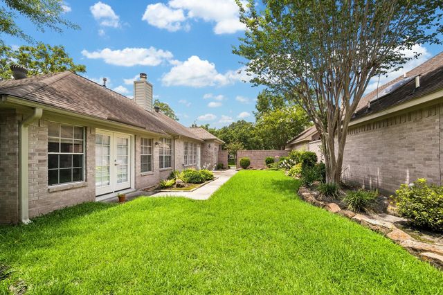 2823 N Strathford Lane, Kingwood, TX 77345