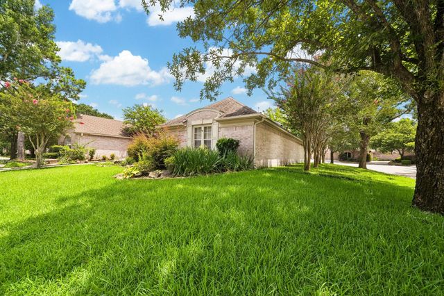 2823 N Strathford Lane, Kingwood, TX 77345