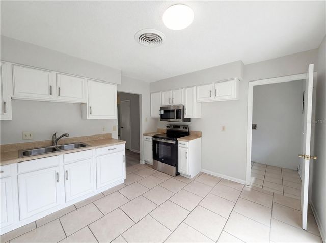 1710 SE 33RD STREET, Gainesville, FL 32641