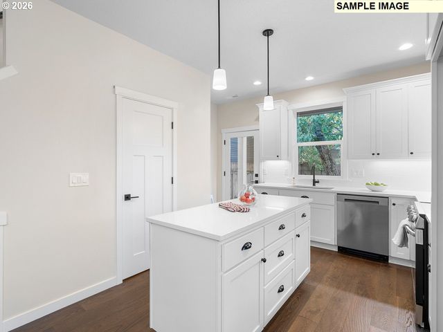 2511 N WINCHELL St, Portland, OR 97217