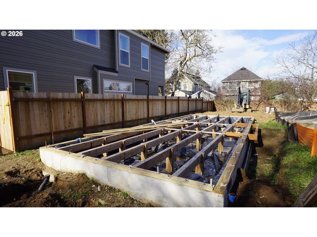 2511 N WINCHELL St, Portland, OR 97217