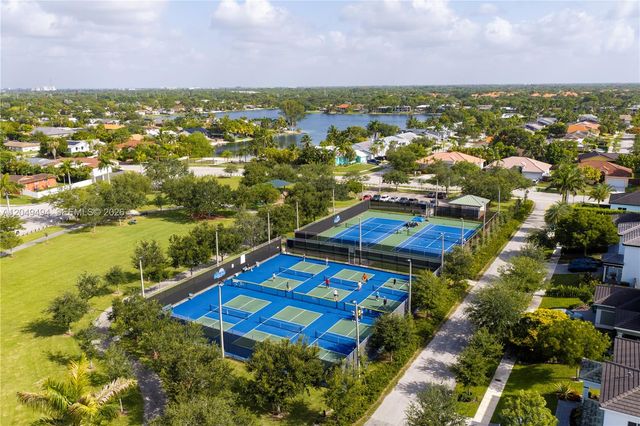 8020 SW 198th St, Cutler Bay, FL 33189