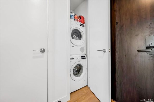 3366 farrington street, Flushing, NY 11354