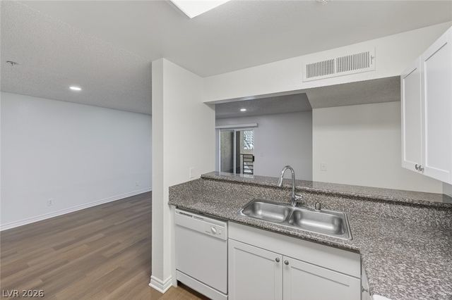 2121 Blue Breeze Drive 106, Las Vegas, NV 89128