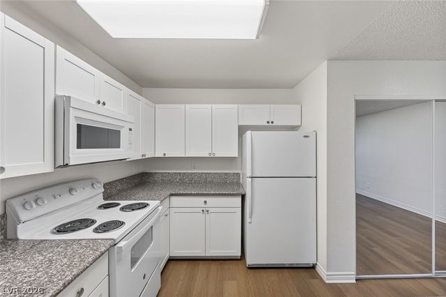 2121 Blue Breeze Drive 106, Las Vegas, NV 89128