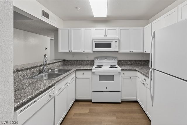 2121 Blue Breeze Drive 106, Las Vegas, NV 89128