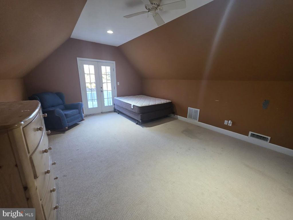 Image 18 of property listing at 12807 KINGS CT, Ocean City, MD 21842